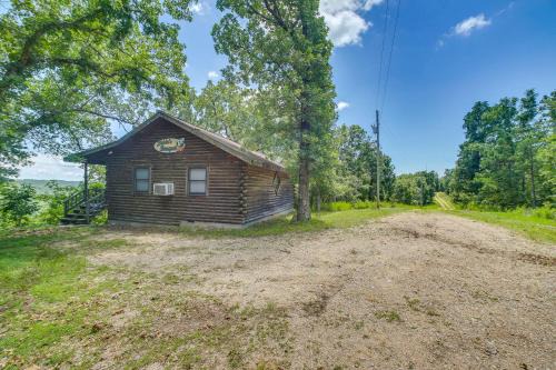 Eureka Springs Apartment | Studio with Mtn Views, 1 Mi to Thorncrown Chapel!