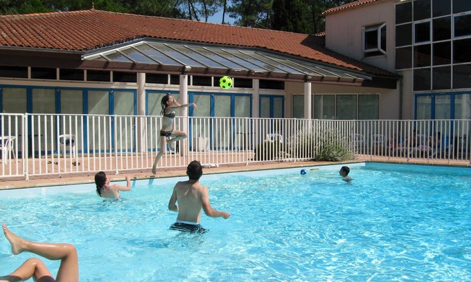 Jard-sur-Mer Apartment | Studio with pool and beautiful wooden terrace overlooking pine forest