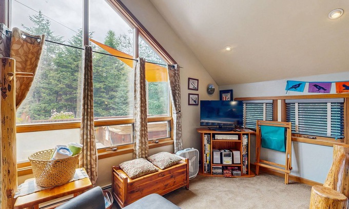 Alyeska Apartment | Studio with private hot tub, WiFI, & tranquil glacier views