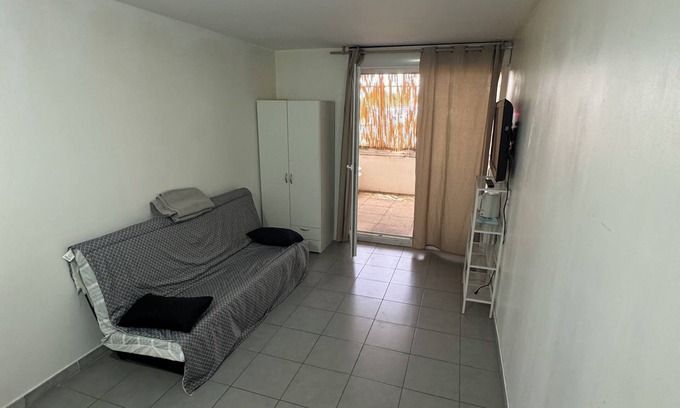 Saint-Barthelemy Apartment | Studio with terrace in Marseille