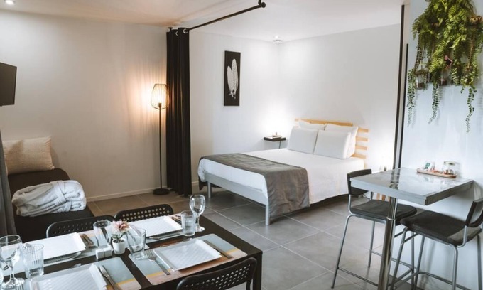 Laveyron Apartment | Studio Wood Nature & Confort 3* Wifi+Parking