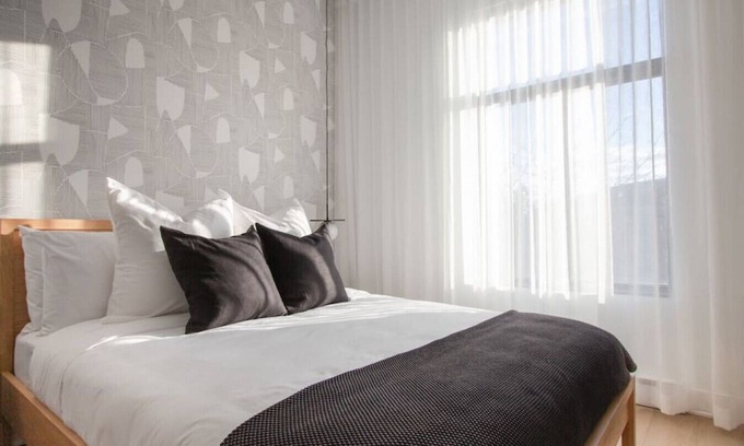 Plateau Mont Royal Apartment | Studio14/Plateau/St-Denis/Terraces/SelfCheck-In/AC