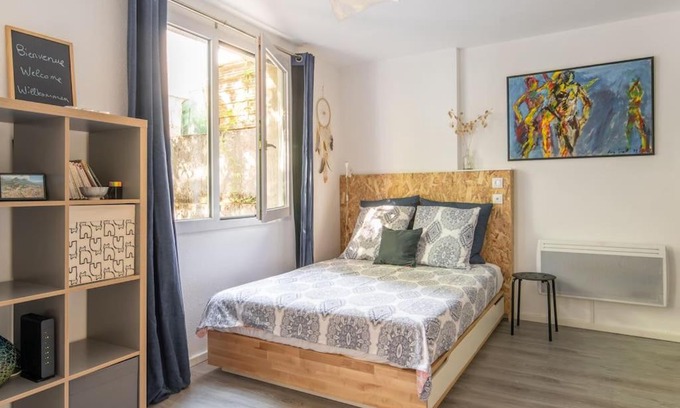 Quartier Chorier-Berriat Apartment | Studios avec parking, clim, balcon, proche tram