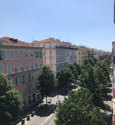 Centre Ville-Gare Apartment | Studios Floreal