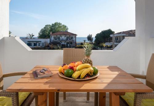 Toroni Hotel | Studios Gianna
