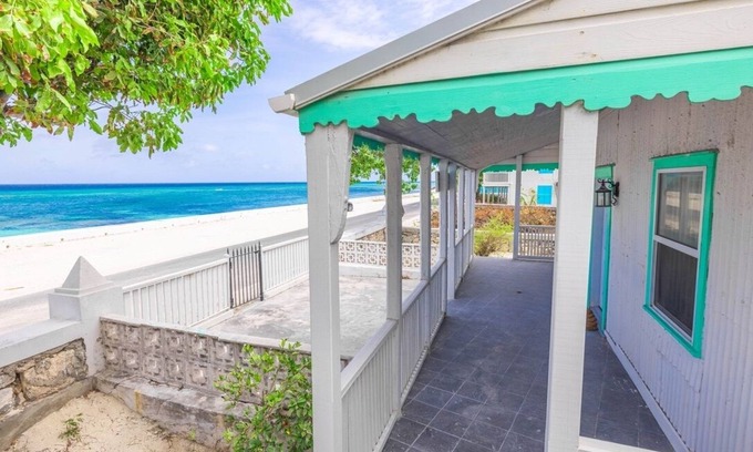Cockburn Town House | Stunning Oceanview House with beautiful sunsets! 5 mins to the beach
