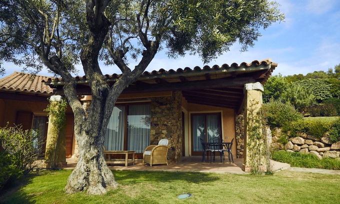 Chia Villa | Stunning luxury villa with private garden 300mt from the beach