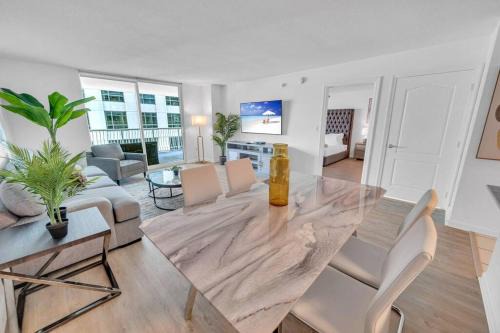 Brickell Apartment | Stunning 1 BDR 1 BTH Brickell Bay & City Views