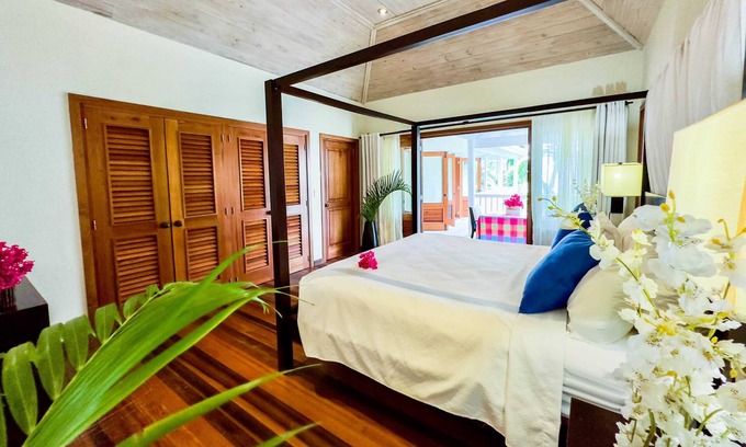 Freetown Apartment | Stunning 1 Bedroom Hideaway, Pool/Sea View