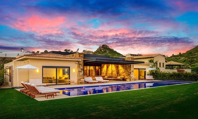 San Jose del Cabo Villa | Stunning 11Bd Villa, Chef + Butler + Indoor Tennis + Steps from the Beach!
