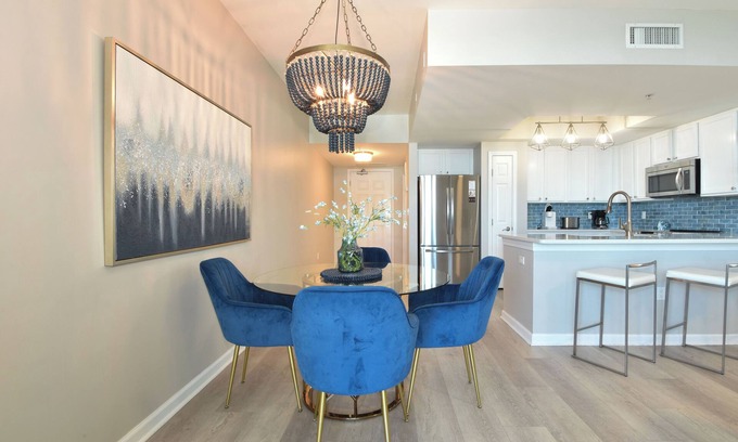 Fort Walton Beach - Destin Condo | Stunning 11th Floor Large 2 Bedroom Condo at The Palms of Destin