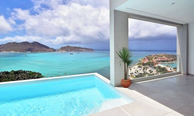 Little Bay Apartment | Stunning 2 BD Ocean View - Terraces Lt Bay