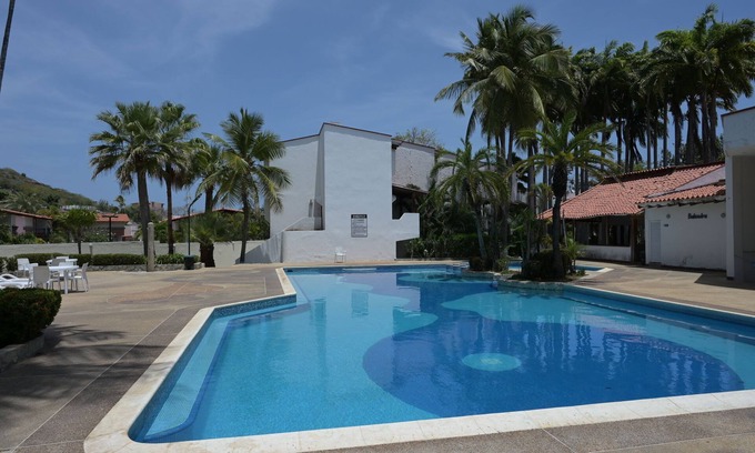 Margarita Island House | Stunning 2 bed 2 bath open concept beach retreat.