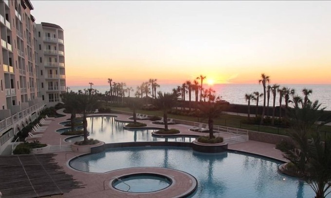 Galveston Condo | Stunning 2 Bed/2bath Beach Condo Unit 314 Diamond Beach, Galveston