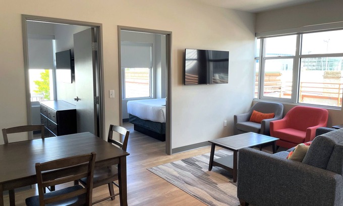 Riverside Apartment | Stunning 2 Bed Travel Apartment in the Heart of Spokane's Restaurant Scene