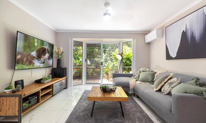 Buderim House | Stunning 2-Bed Unit with a Charming Courtyard