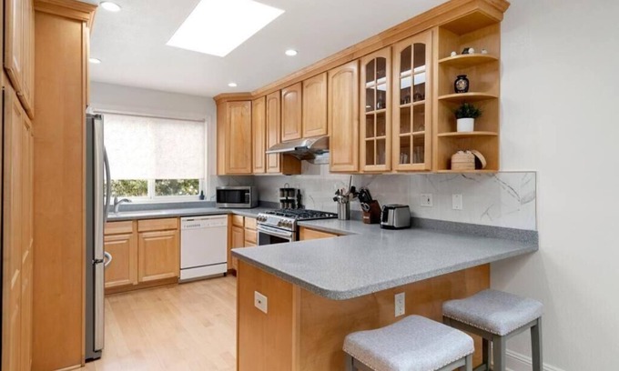 Daly City House | Stunning 2 Bedroom 1 Bath Home near BART