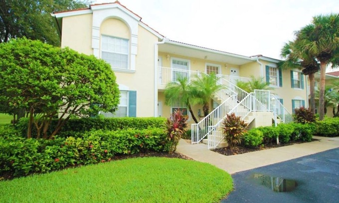 Naples Condo | Stunning 2-Bedroom Condo with Golf Course Views at 2925 Cypress Trace Cir #201!
