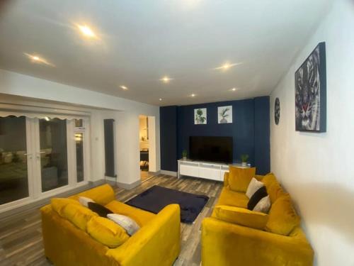 Bishop's Stortford House | Stunning 3 Bed Hidden Gem Near Stansted