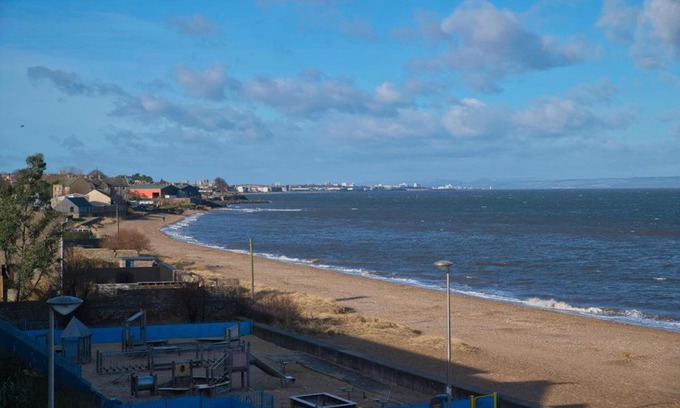 Fisherrow Apartment | Stunning 3 bed seaview apartment