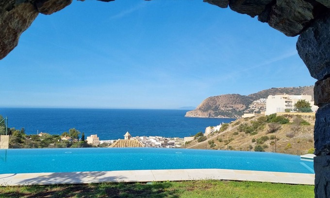 La Herradura House | Stunning 3 bedroom house with communal pool and views