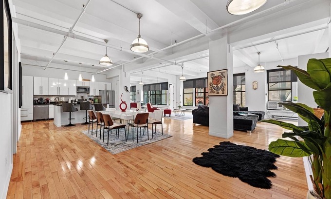 Midtown South Apartment | Stunning 3-Bedroom Luxury Loft in the Heart of Chelsea, Manhattan