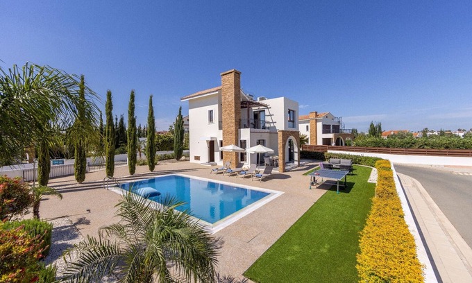 Ayia Thekla Villa | Stunning 3 Bedroom Villa in Ayia Thekla