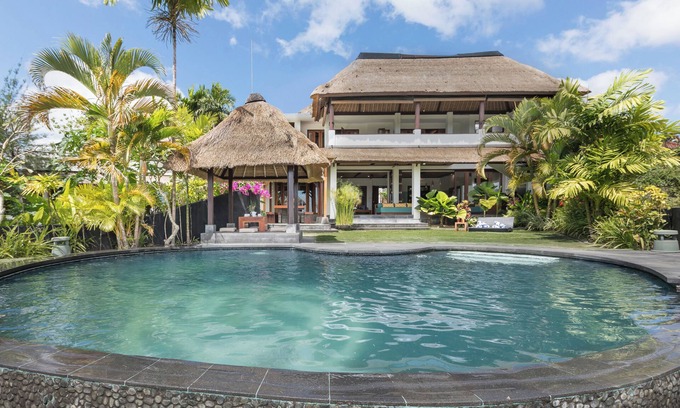 Jimbaran Villa | Stunning, 3-Bedroom Villa in Balangan
