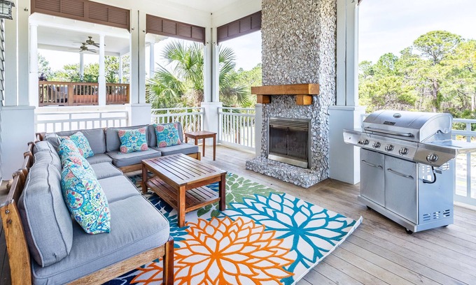 SeaNest Village House | 🐟Stunning 30A Home-Gorgeous Deck-Stay Salty