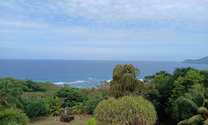 Anse Royale Villa | Stunning 3BR Villa with Exceptional Views - Steps from Beach & Local shops