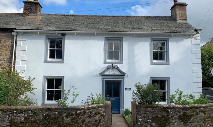 Caldbeck House | Stunning 4-bed Grade II house in the Lake District