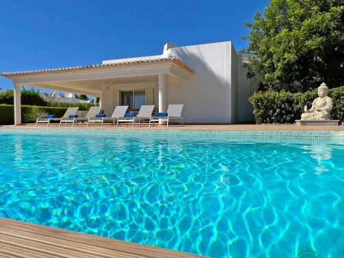 Alpouvar Villa | Stunning 4-Bedroom Villa With Pool - Perfect For Families