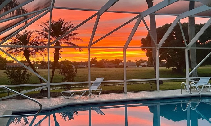 Greenview Shores House | Stunning 4 BR Pool Home Close to Horse Shows and Polo! Weekly rental.