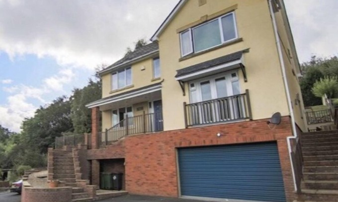 Pontypool House | Stunning 5 bedroom family home with unrivalled views