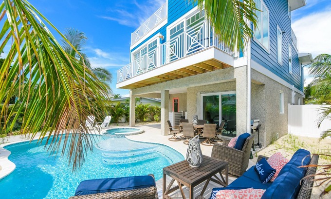 Anna Maria House | Stunning 5 Bedroom Luxury Home, Pool and Spa, Beach Views! - Coastal Queen