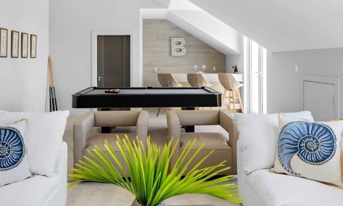 Palm Cay Villa | Stunning 5 BR Home - Tennis - Beach - Resort Club
