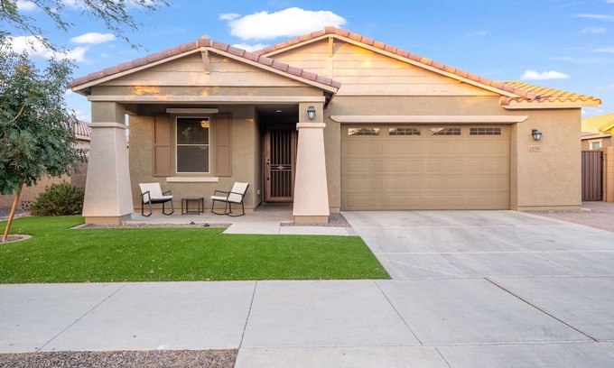 Queen Creek House | Stunning 5BR Home w/Heated Pool!