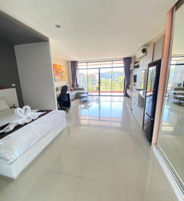 Nai Harn Apartment | Stunning 60 sqm Studio at NaiHarn Beach Condo, Walk to Beach, Your Tropical Retreat!