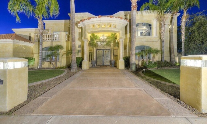 Chandler House | STUNNING 8 Bedroom Mansion on Golf Course! Heated Pool/Spa! Theater Room!