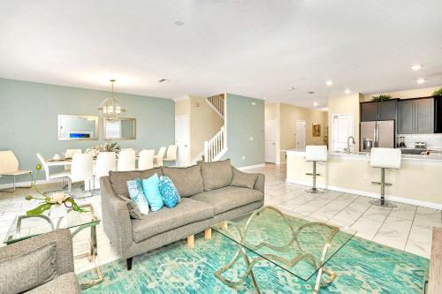 Davenport House | Stunning 8BR Home with BBQ Pool and Theater