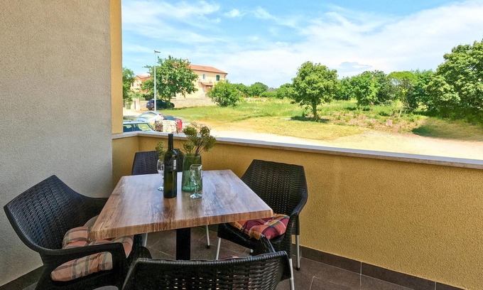 Lovrecica Apartment | Stunning apartment in Lovrecica