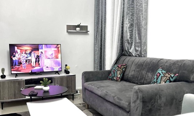 Les Almadies Apartment | Stunning Apartment With Free Parking