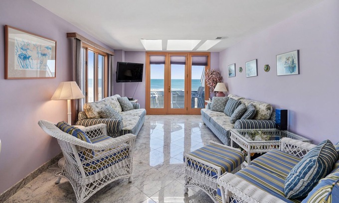 Point Pleasant Beach Condo | Stunning Beachfront 3/2 with beach access