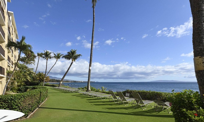 Kihei Condo | Stunning Beachfront Retreat 45 steps from Sugar Beach