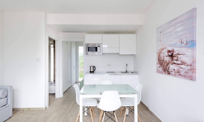 La Pelosa Apartment | Stunning CapoFalcone Charming Apartment B4 sleeps4