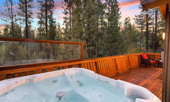 Fox Farm Ski Chalet | Stunning Chalet w/Central AC. Close to Lake and Village- Spa, Fireplace and BBQ