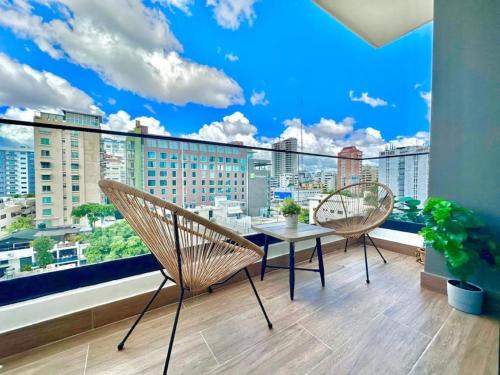 Yolanda Morales House | Stunning City Center Condo