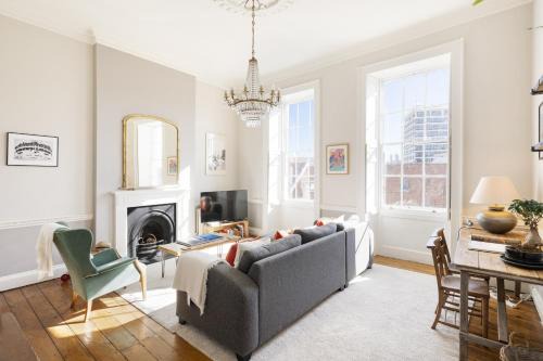 Bristol Floating Harbour Apartment | Stunning City Centre Living with Parking