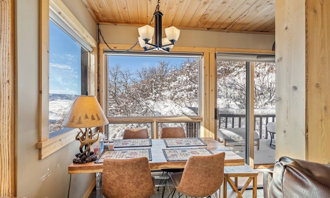 Steamboat Springs Condo | STUNNING CONDO FOR CHRISTMAS /NEW YEARS nHOLIDAY DISCOUNT FOR 7 NTS OR MORE