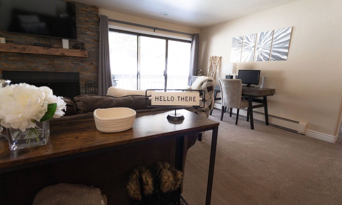 Vail Condo | Stunning, Conveniently Located 2-BR Condo Close To Legendary Vail, CO Ski Slopes